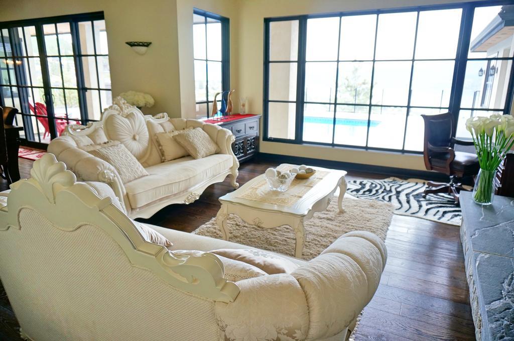 Mission Hill Lake View Villa เวสต์ เคโลว์นา ภายนอก รูปภาพ