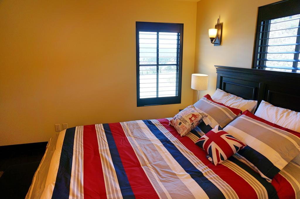 Mission Hill Lake View Villa เวสต์ เคโลว์นา ภายนอก รูปภาพ