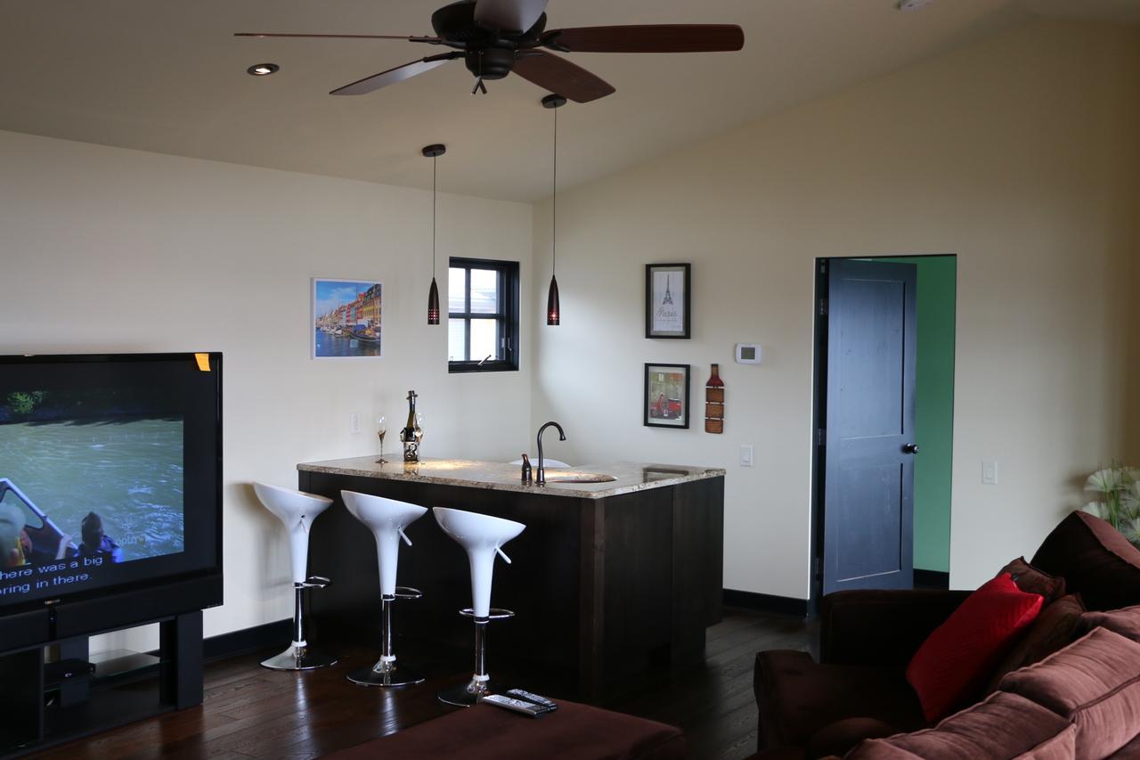 Mission Hill Lake View Villa เวสต์ เคโลว์นา ภายนอก รูปภาพ